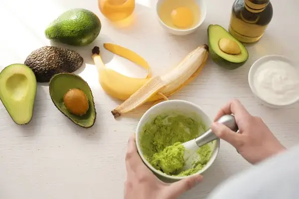 how to use banana face mask