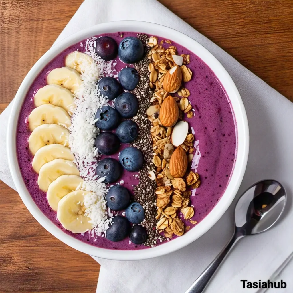 A bowl of blueberry smoothie