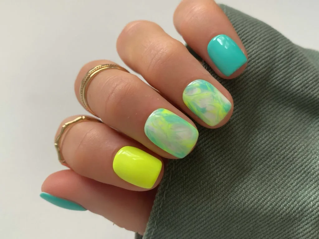 Bright Summer Nail Designs 29 2048x1536 1