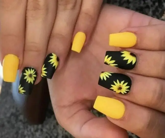 40 Cute Bright Summer Nails Of 2025