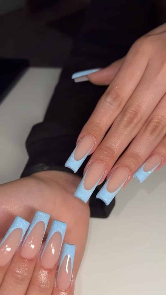 French tip nails 2022040502