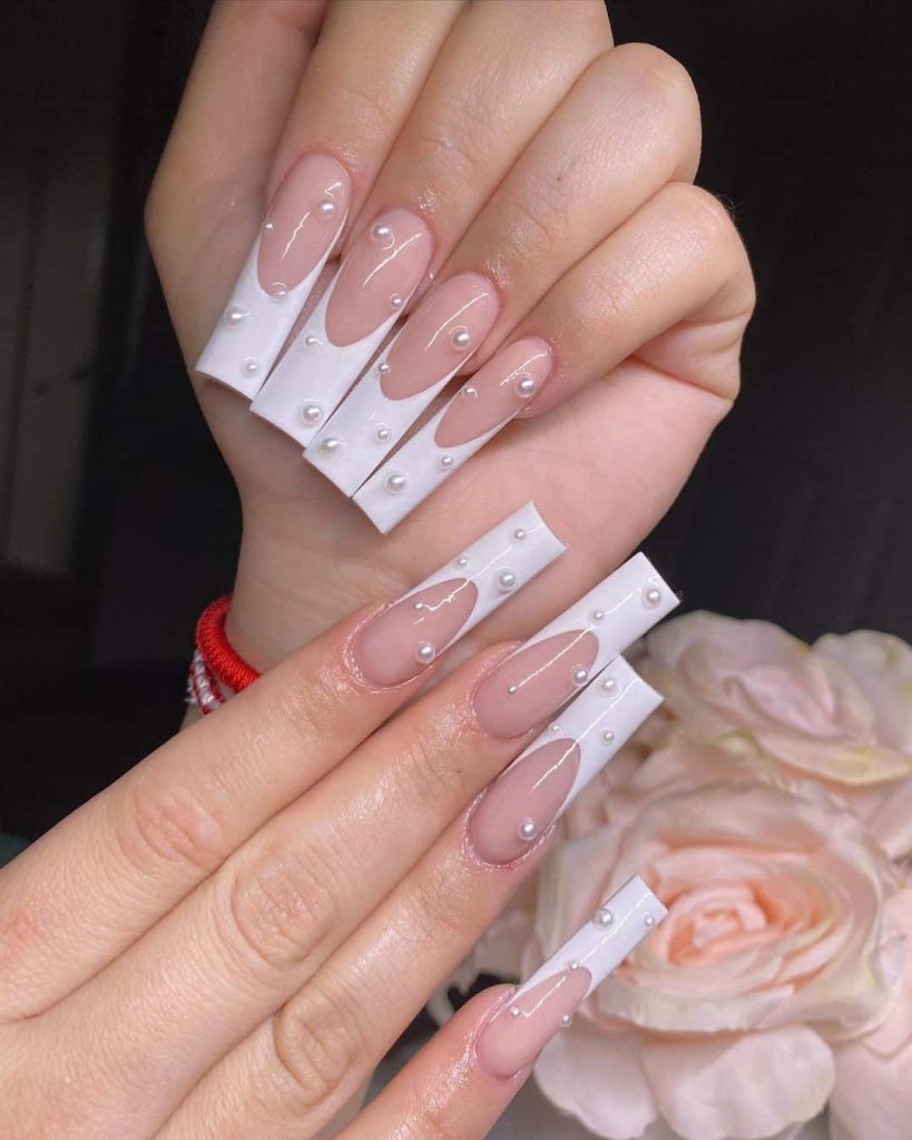 French tip nails 2022040527