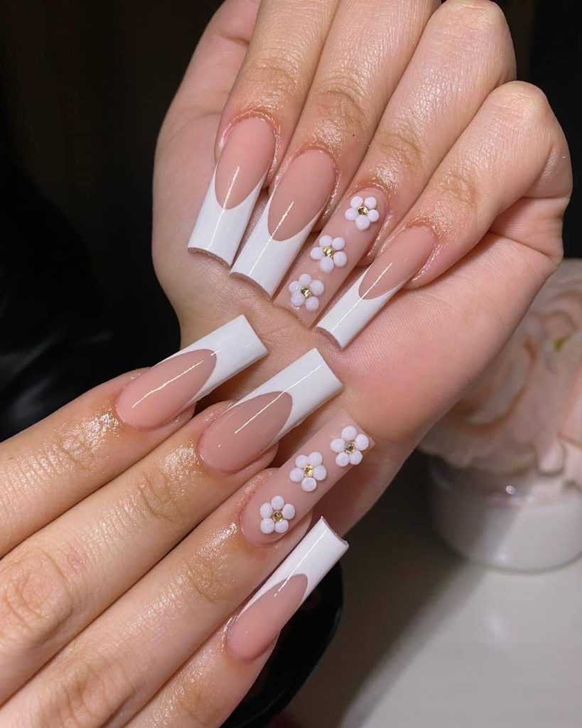 French tip nails 2022040528