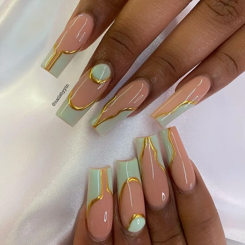 French tip nails 2022040531