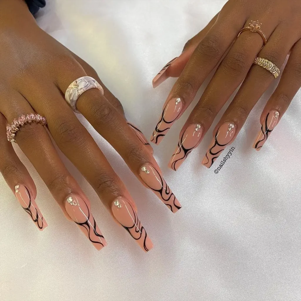 French tip nails 2022040532