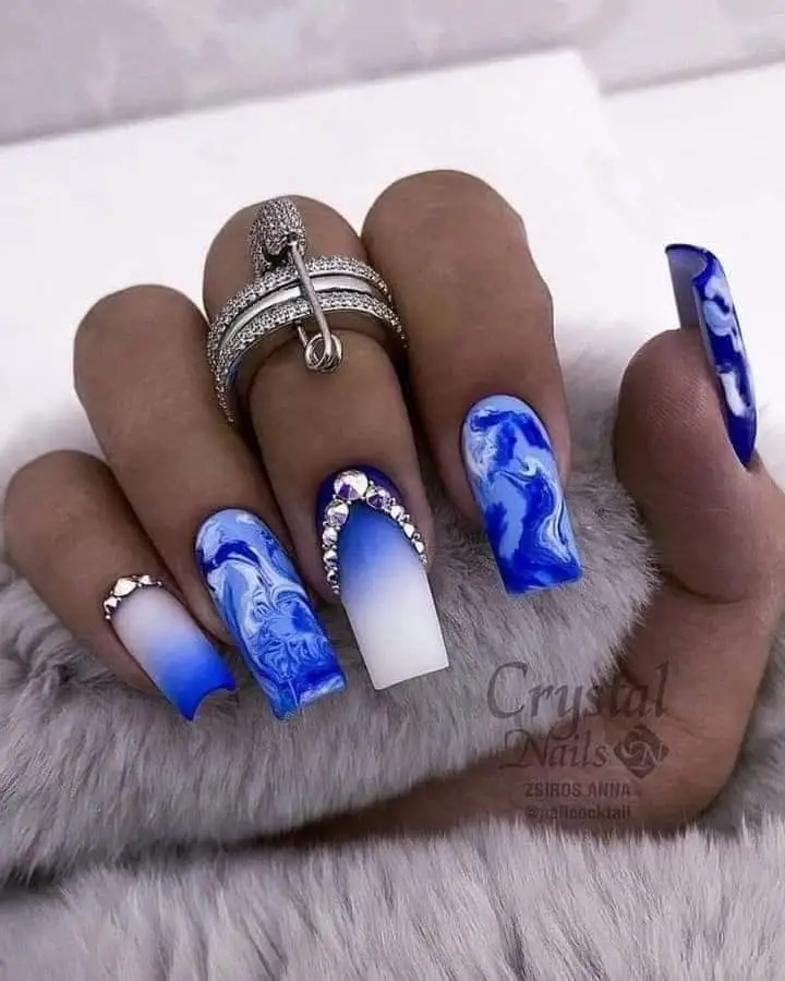 blue summer nails 11