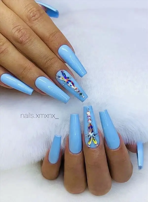 blue summer nails 18