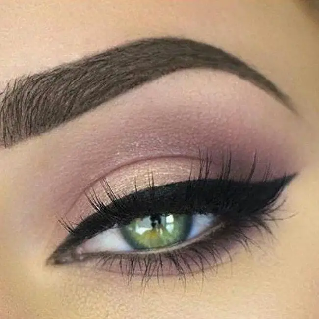 20 Classy Wedding Makeup Looks For Green Eyes