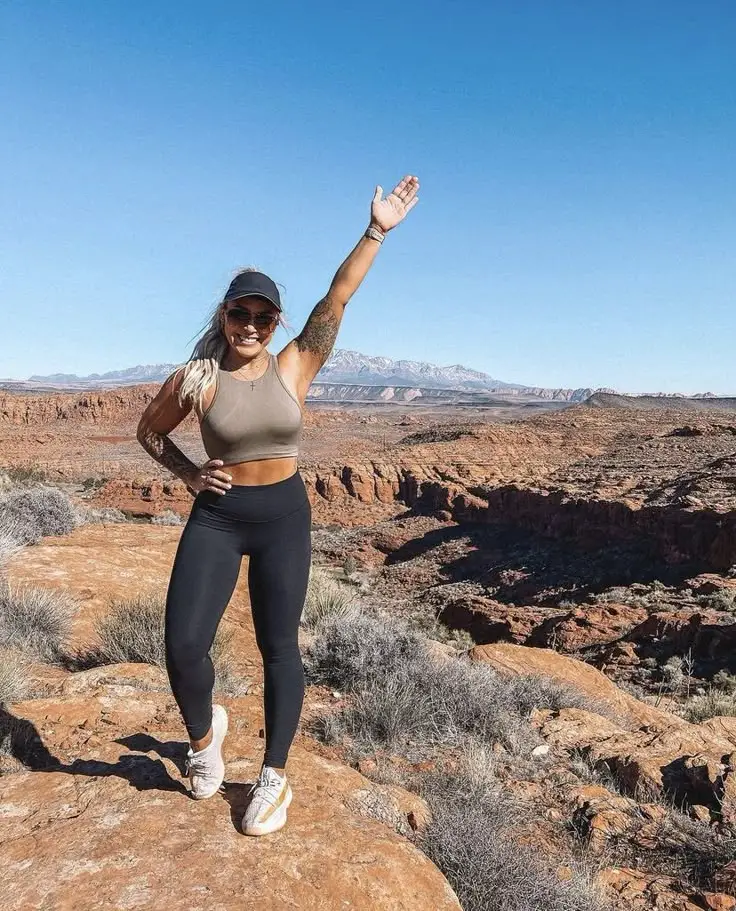 summer hiking outfits 15