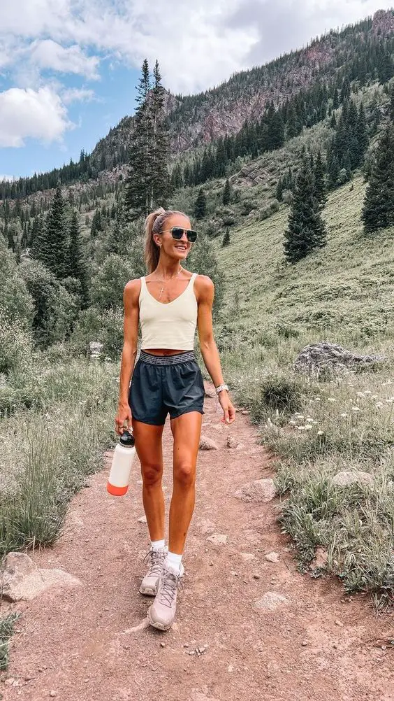 summer hiking outfits
