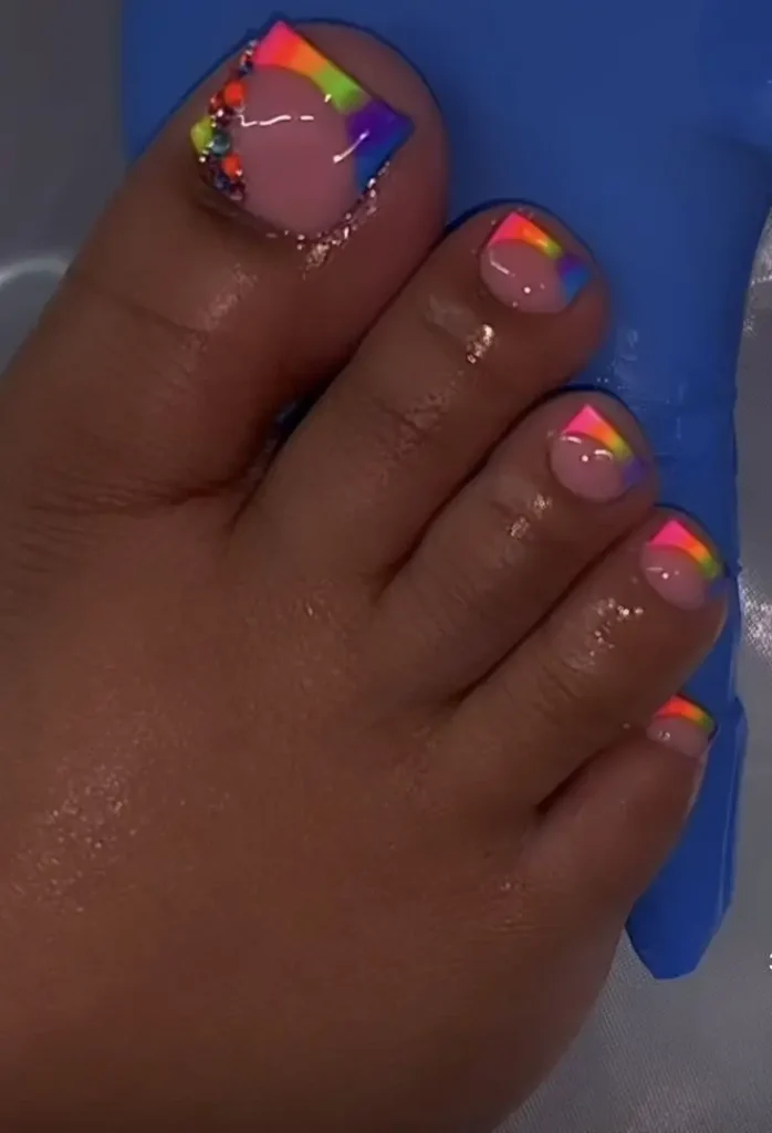 summer toe nails 3