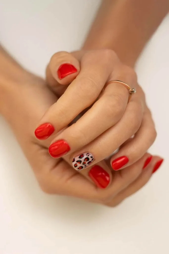 unghie rosse animal print