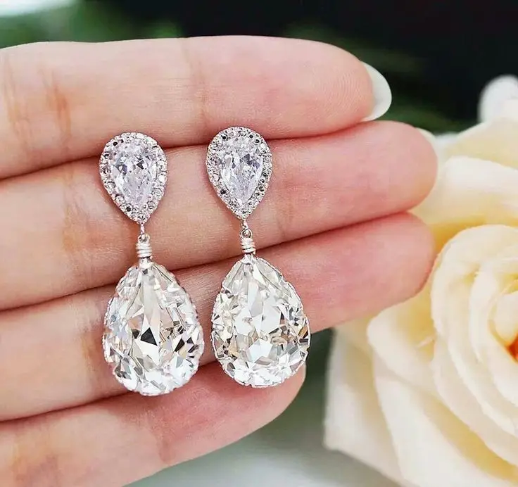 30 Luxury Wedding Earrings To Complete Your Look