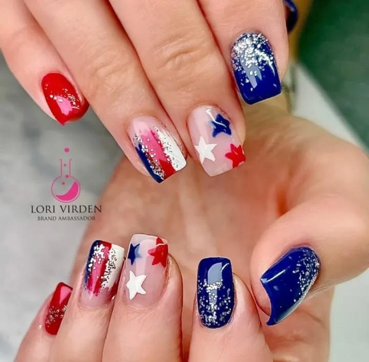 4th july nails 4.jpeg