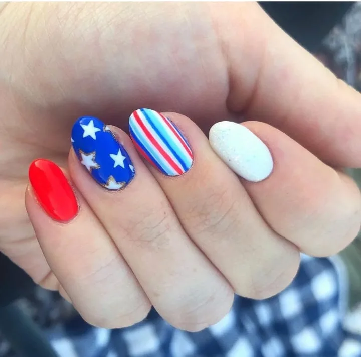 4th july nails 6.jpeg