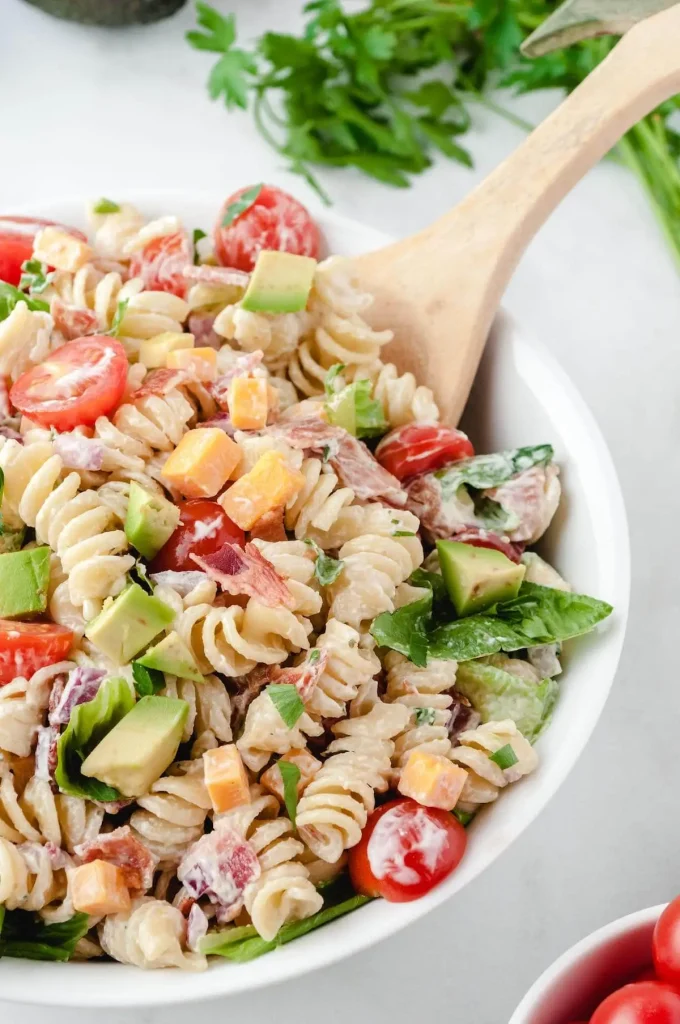 BLT pasta salad 32
