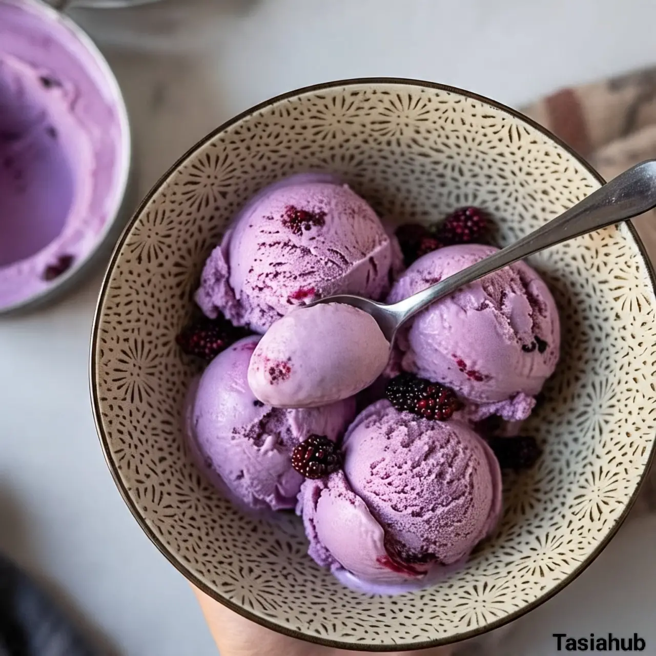 Mulberry ice cream