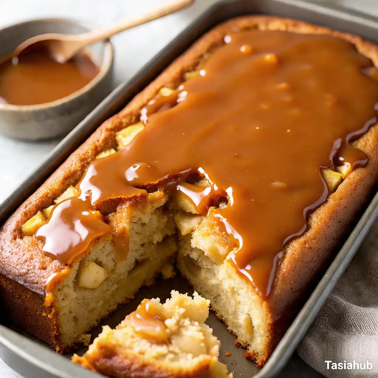 Caramel apple cake