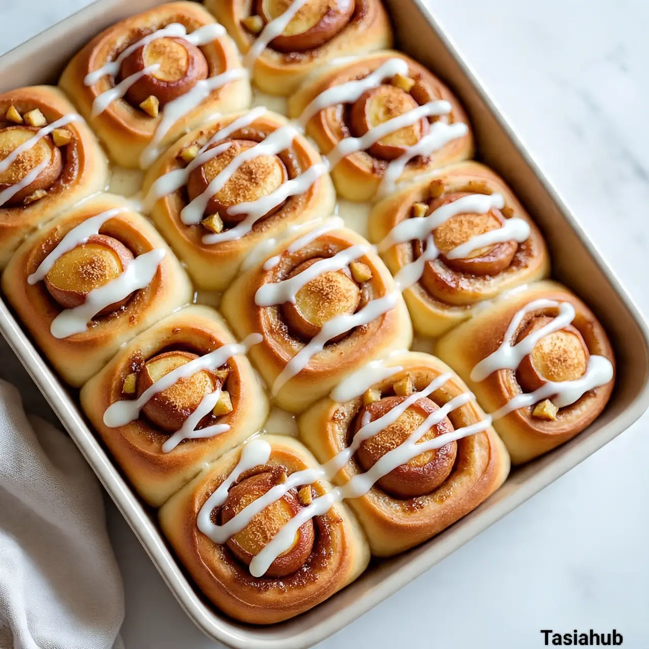 Apple pie cinnamon rolls