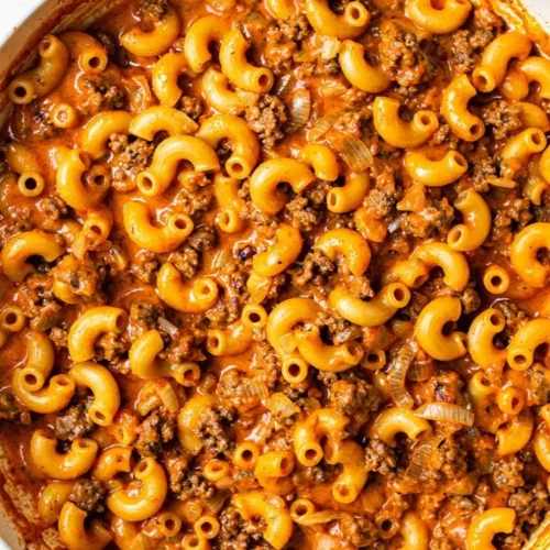 One Pot Chili Mac And Cheese dish